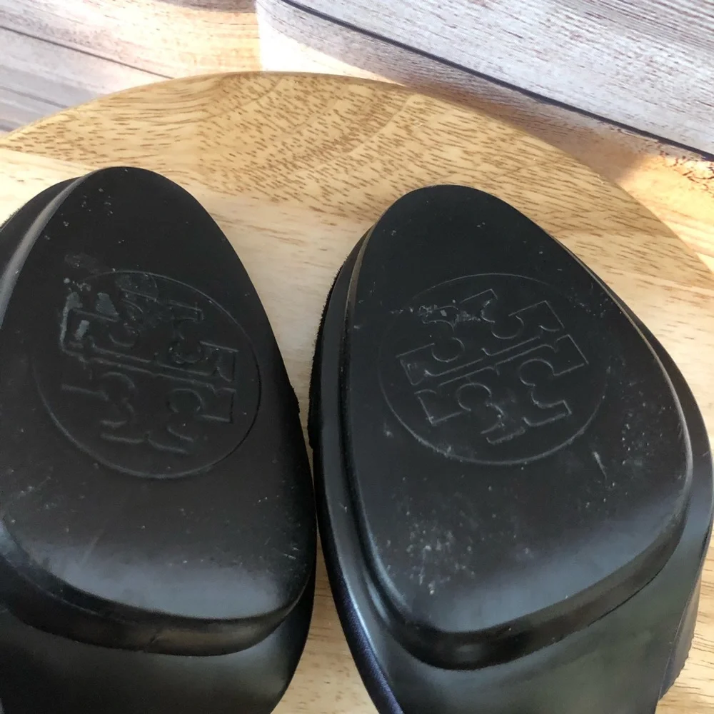 Tory Burch Beautiful Mandy Round Tip T-Strap‎ Heel